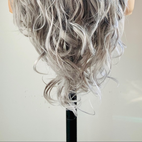 Beautiful Ombre Grey 13x2.5 Lace Front Wig for Daily Wear, Photos or Events - Picture 16 of 16